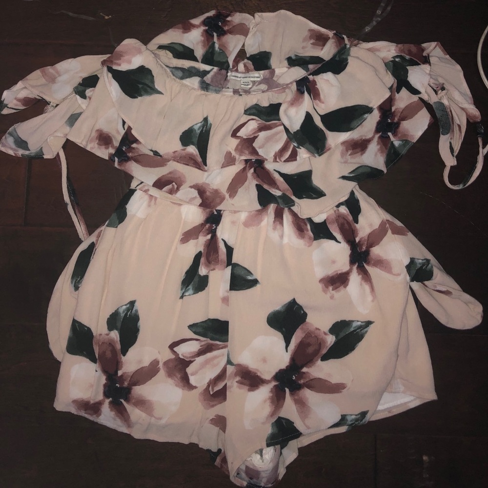 AMERICAN EAGLE FLOWER ROMPER